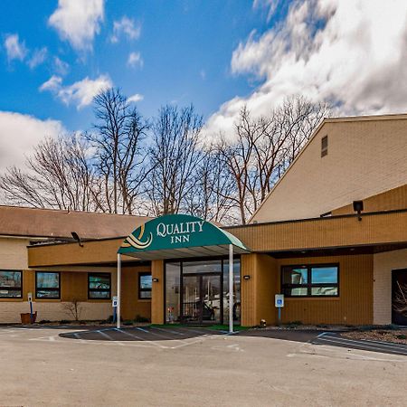 Quality Inn Schenectady - Albany Bagian luar foto