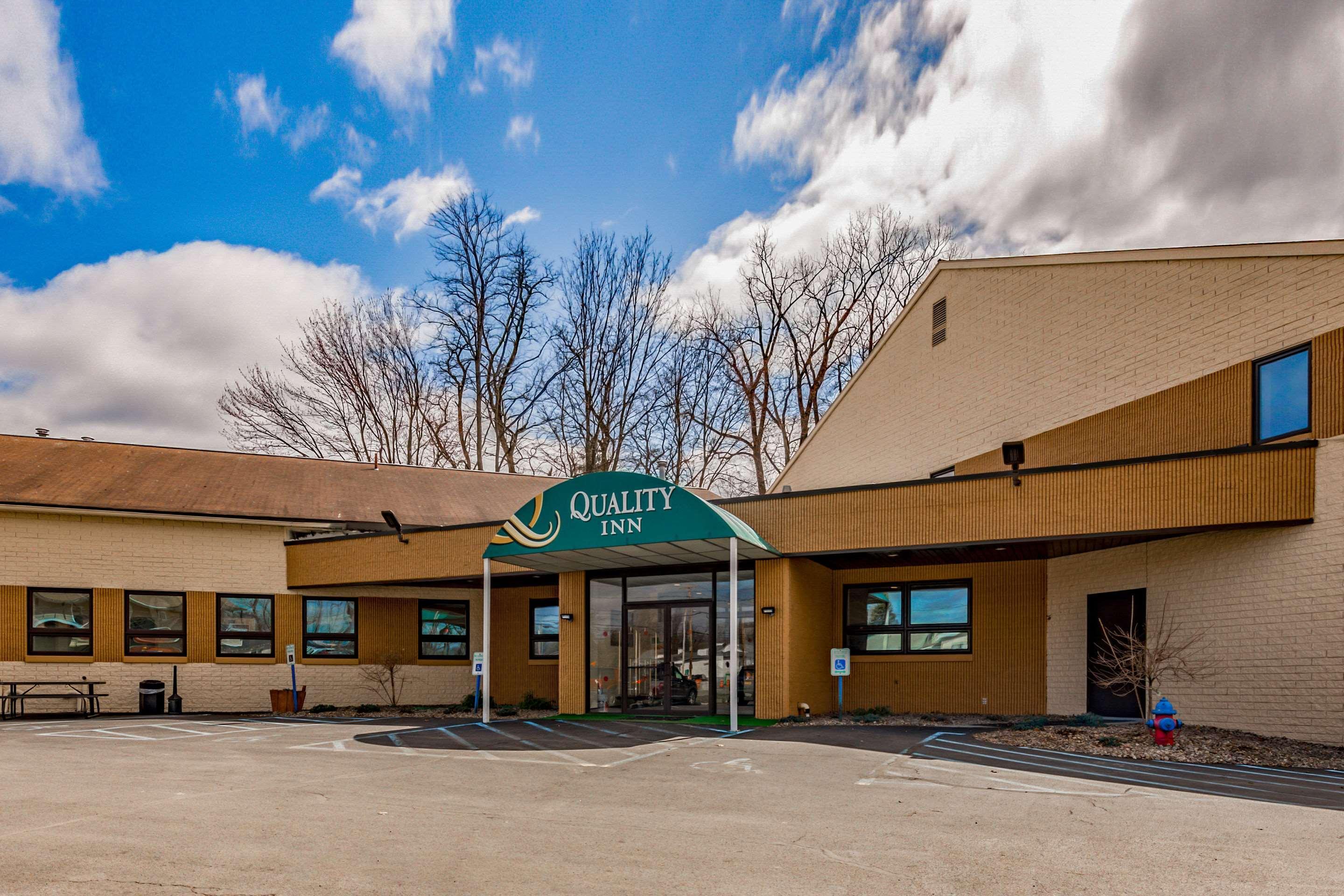 Quality Inn Schenectady - Albany Bagian luar foto